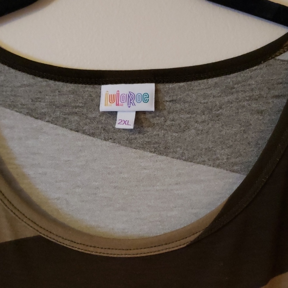 Lularoe Julia - Picture 2 of 3